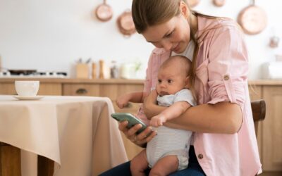 The Must-Have Phone Features Every Mom Needs to Save Time and Money